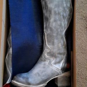 Freebird Calgary Boot in Smoke